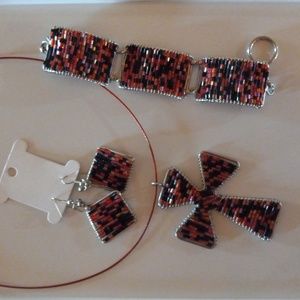 NWOT Handmade Pink and Black Seed Bead Jewelry Set